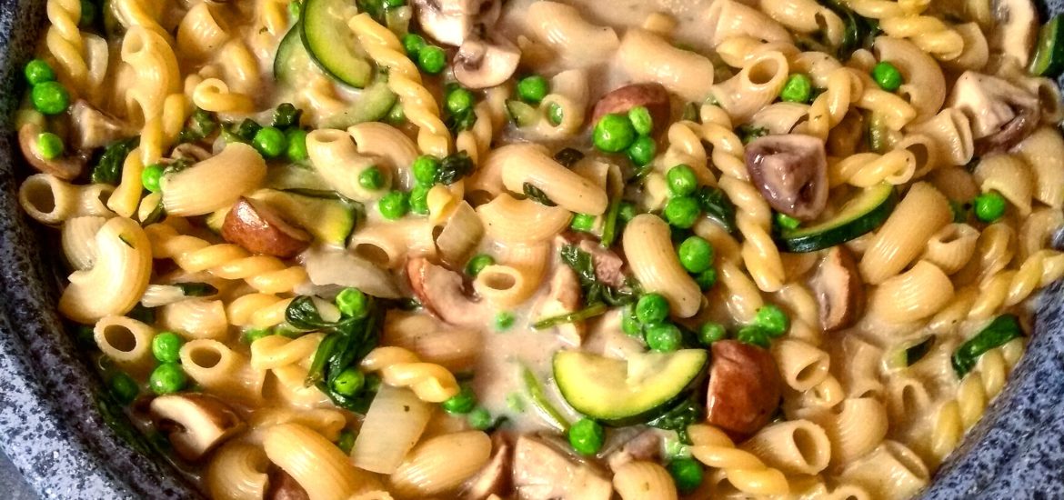 Pasta mit Champignons, Spinat und Zucchini - #sieposteteinrezept