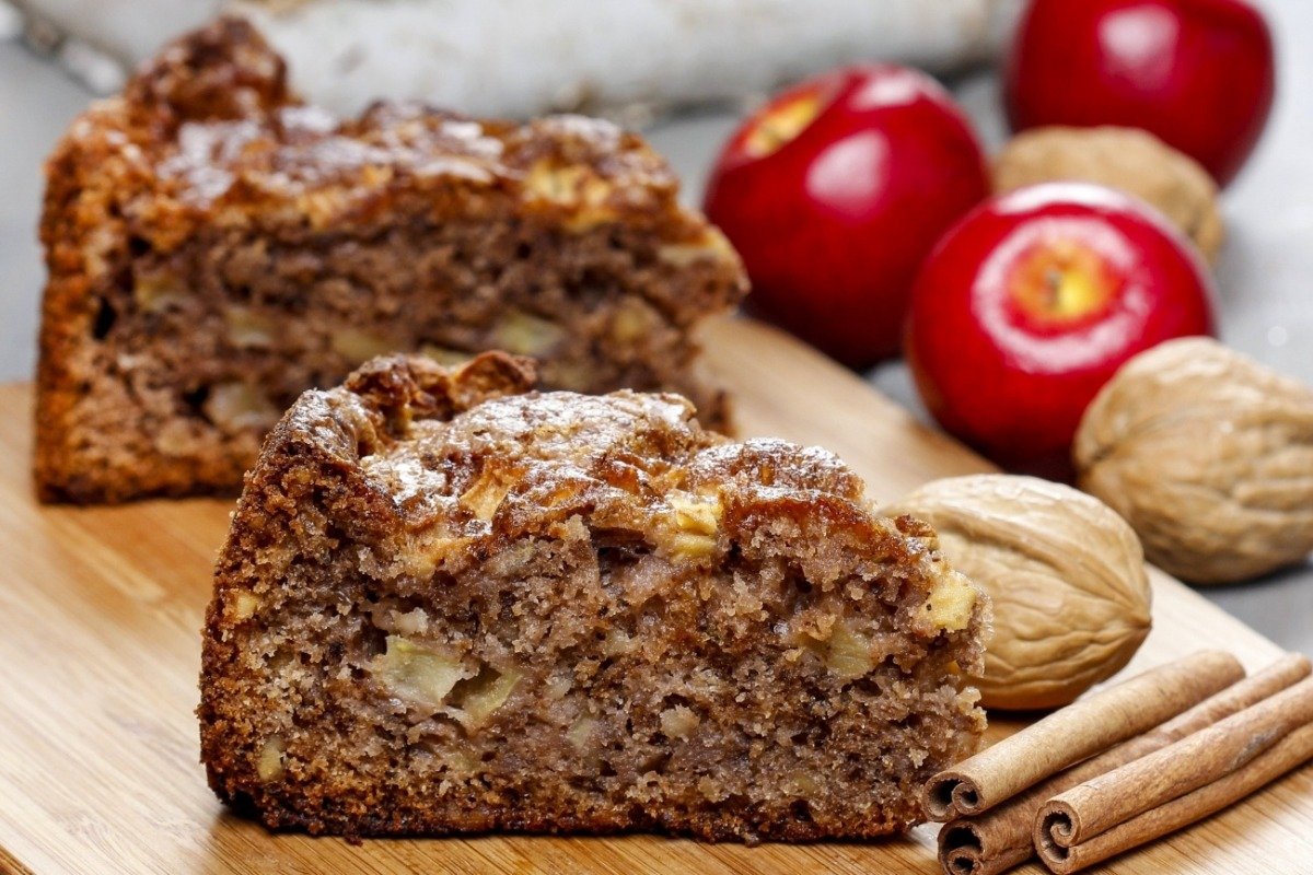 Leckerer Nusskuchen ohne einen Gramm Zucker. Dieses Rezept ist ideal für den Herbst