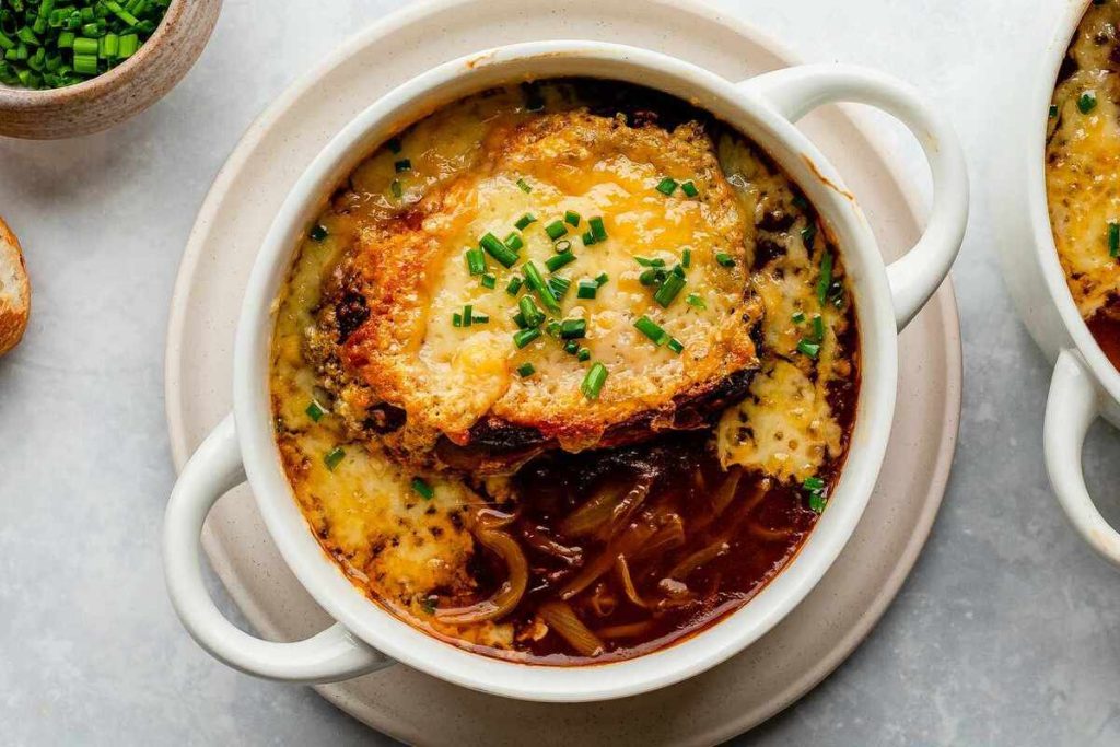 Ich habe diese Suppe als „mühelos“ bezeichnet, obwohl sie wie aus einem teuren Restaurant schmeckt. Sie enthält vor allem Herbstgemüse