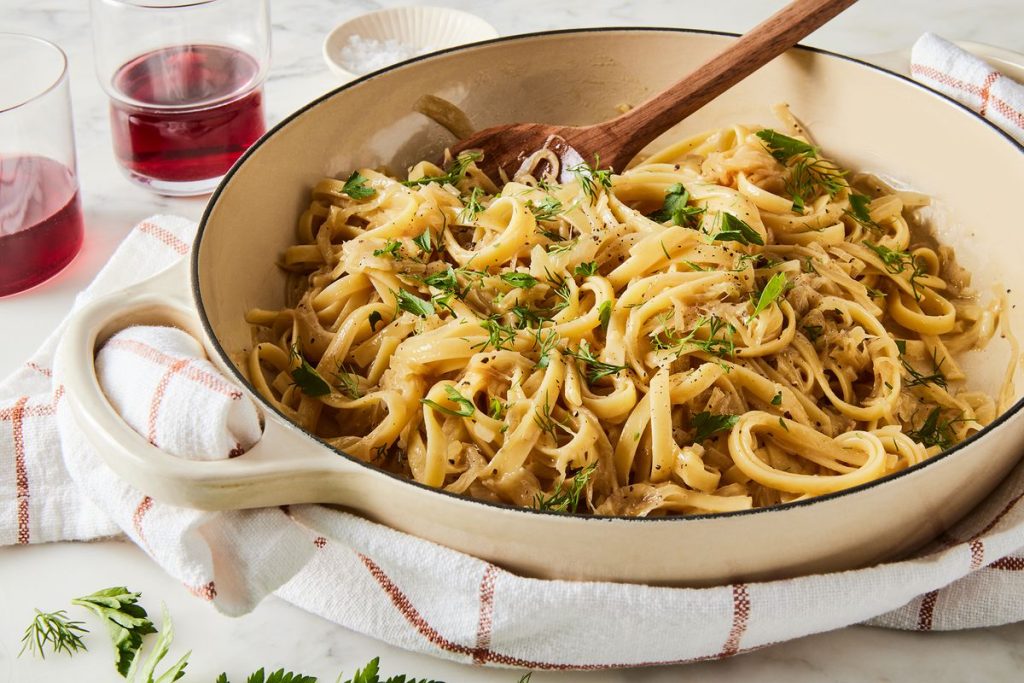 447cc449 4cd3 489d af54 797430688ce0 2021 1207 onion buttered noodles 3x2 rocky luten 027