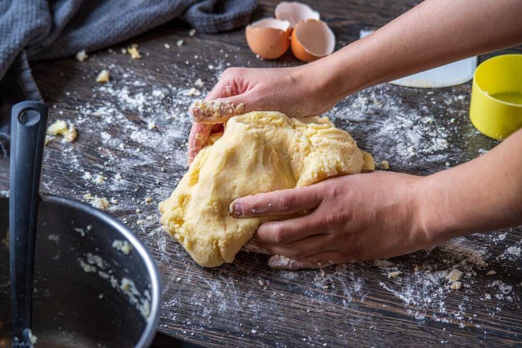 Italienische Hefebrötchen mit Gorgonzola und Nüssen