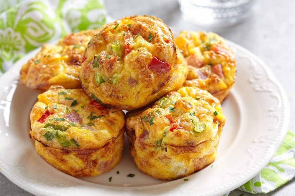 Klein, sättigend, unwiderstehlich: Diese Muffins mit Spiegelei sind einfach köstlich
