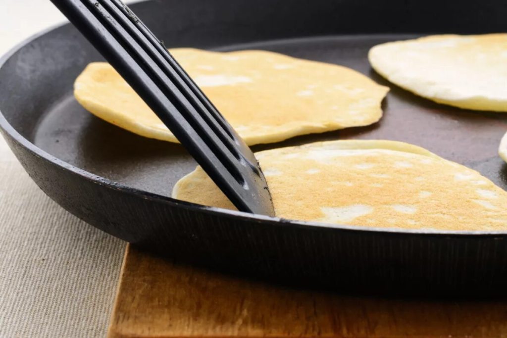 Ich verwende keine normale Milch mehr für Pfannkuchen. Sie schmecken sogar besser als Pfannkuchen
