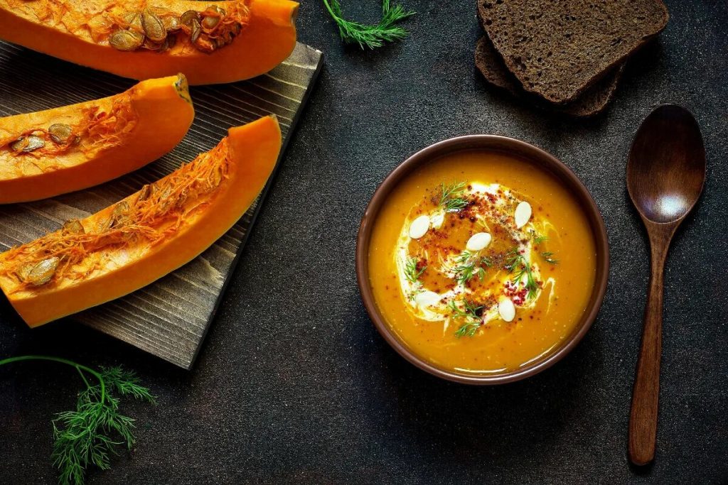 Leicht verdauliche, samtige Kürbissuppe. Sie schmeckt köstlich