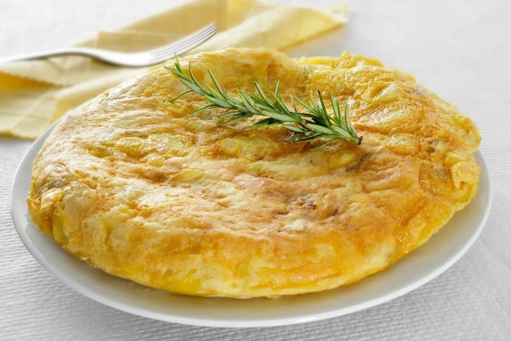 Ein Omelett aus Zeiten, als Eier noch eine Delikatesse waren. Unglaublich einfach, überraschend sättigend und lecker
