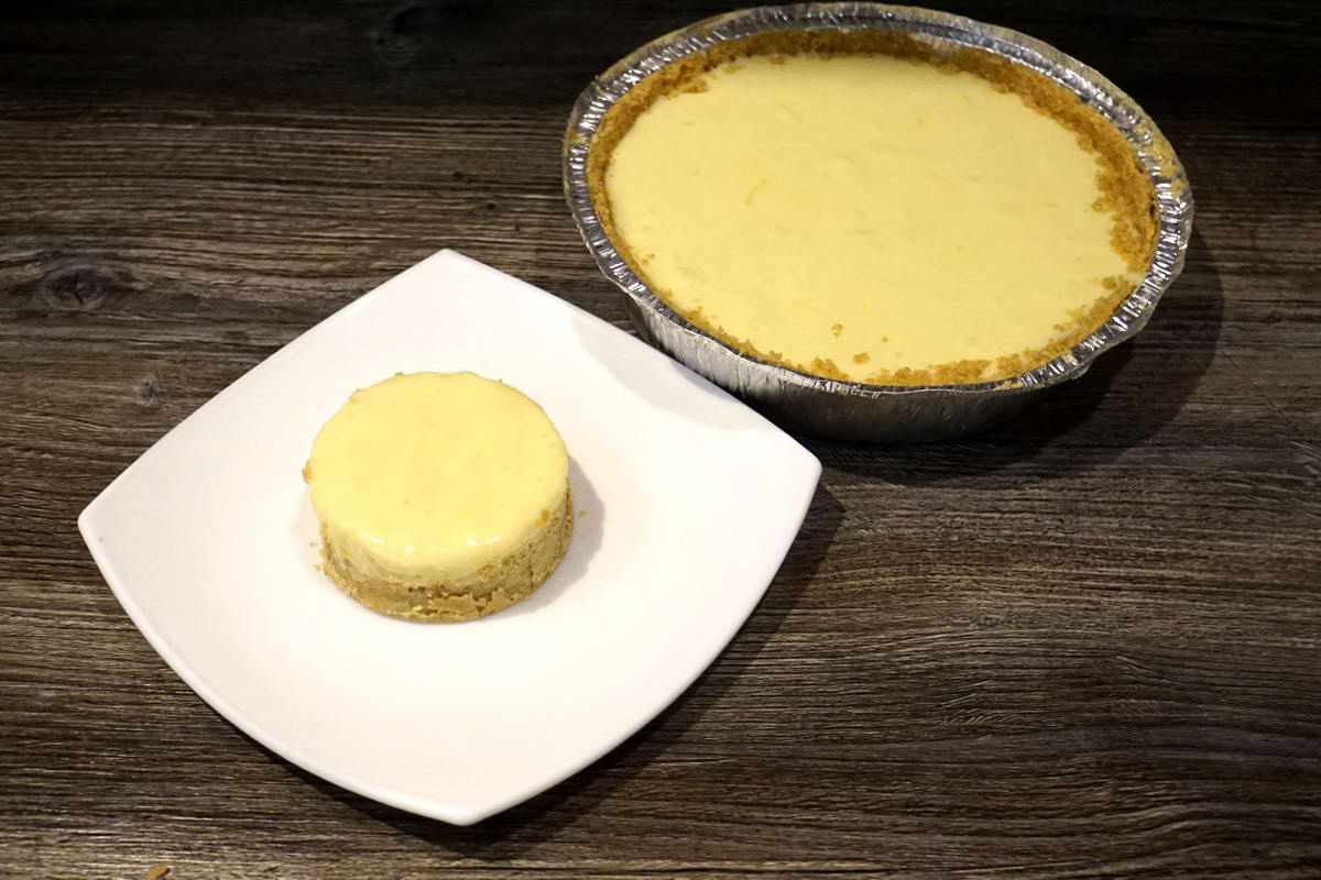 Wie man einen Zitronenkuchen mit Keksen backt: ein einfaches und schnelles Rezept ohne Backofen