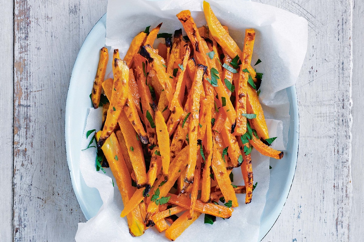 Pommes frites aus Zucchini gehören der Vergangenheit an. Im Herbst bereite ich sie aus einem anderen Gemüse zu, und sie schmecken einfach köstlich.
