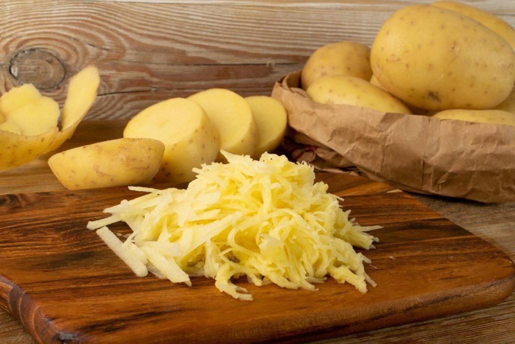 Kartoffelpuffer ohne Reiben. Schnelles Rezept für ein klassisches Mittagessen