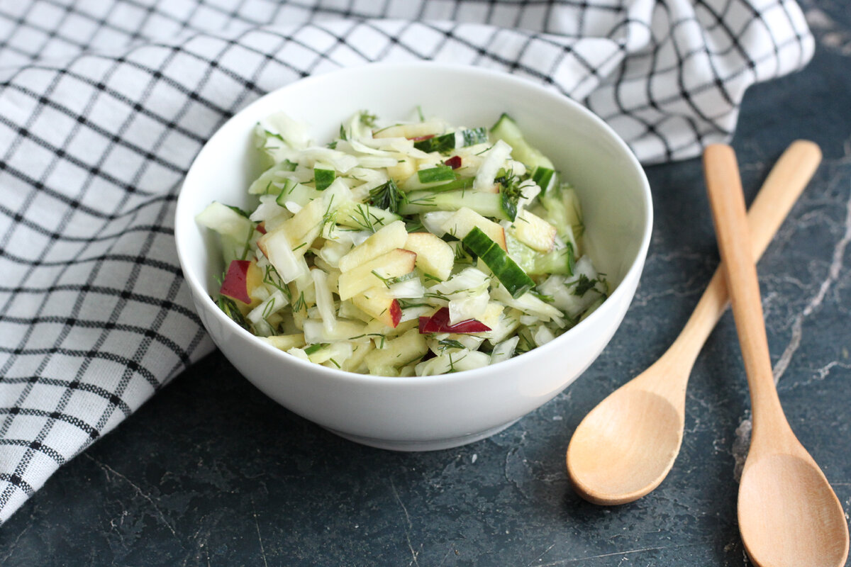 Ein Salat, der in 5 Minuten zubereitet ist. Das Geheimnis liegt in einem einfachen Trick