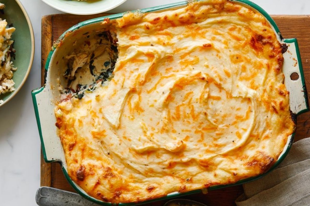 Mehlfreie Ernährung: Wie man einen Auflauf mit Hähnchen und Spinat zum Mittag- oder Abendessen zubereitet