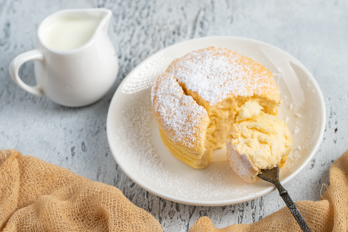 Zucker- und mehlfreier Zitronen-Wolkenkuchen: luftig, leicht und lecker