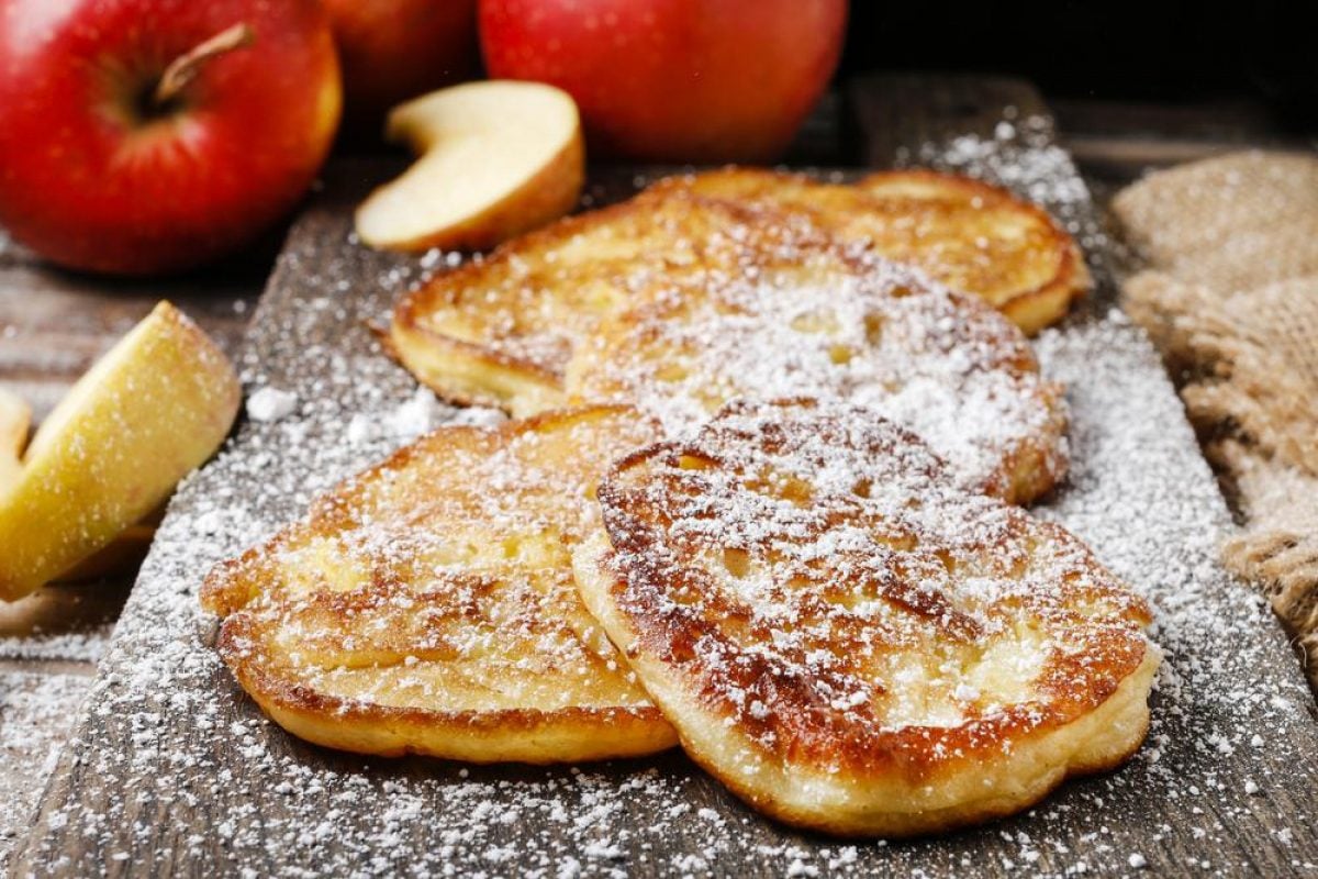 Ich brate keine Pfannkuchen mehr, sondern backe sie im Ofen. Sie werden luftig und lecker, aber nicht fettig