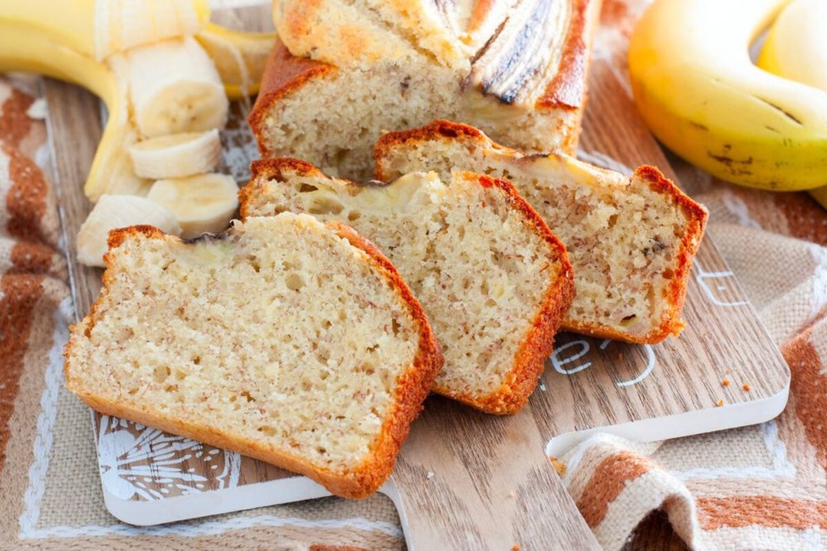 Gluten- und zuckerfrei: Wie man einen gesunden, saftigen Bananenkuchen backt