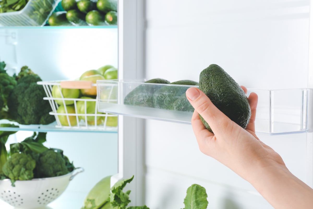 Geschnittene Avocados bleiben frisch und werden nicht braun, wenn man sie mit einem bestimmten Gegenstand aufbewahrt