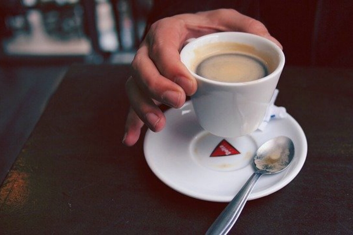 Kann Schlafstörungen, Fettleber und Schwankungen des Blutzuckerspiegels verursachen – drei Kaffeesorten, die man besser meiden sollte