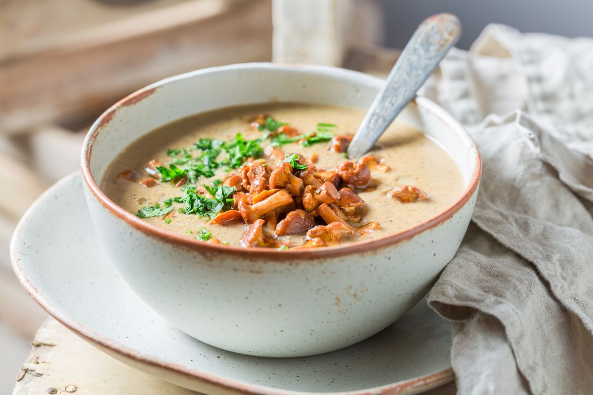 Unglaublich cremig und raffiniert. Die Pfifferlingsuppe ist ein echter Hit.