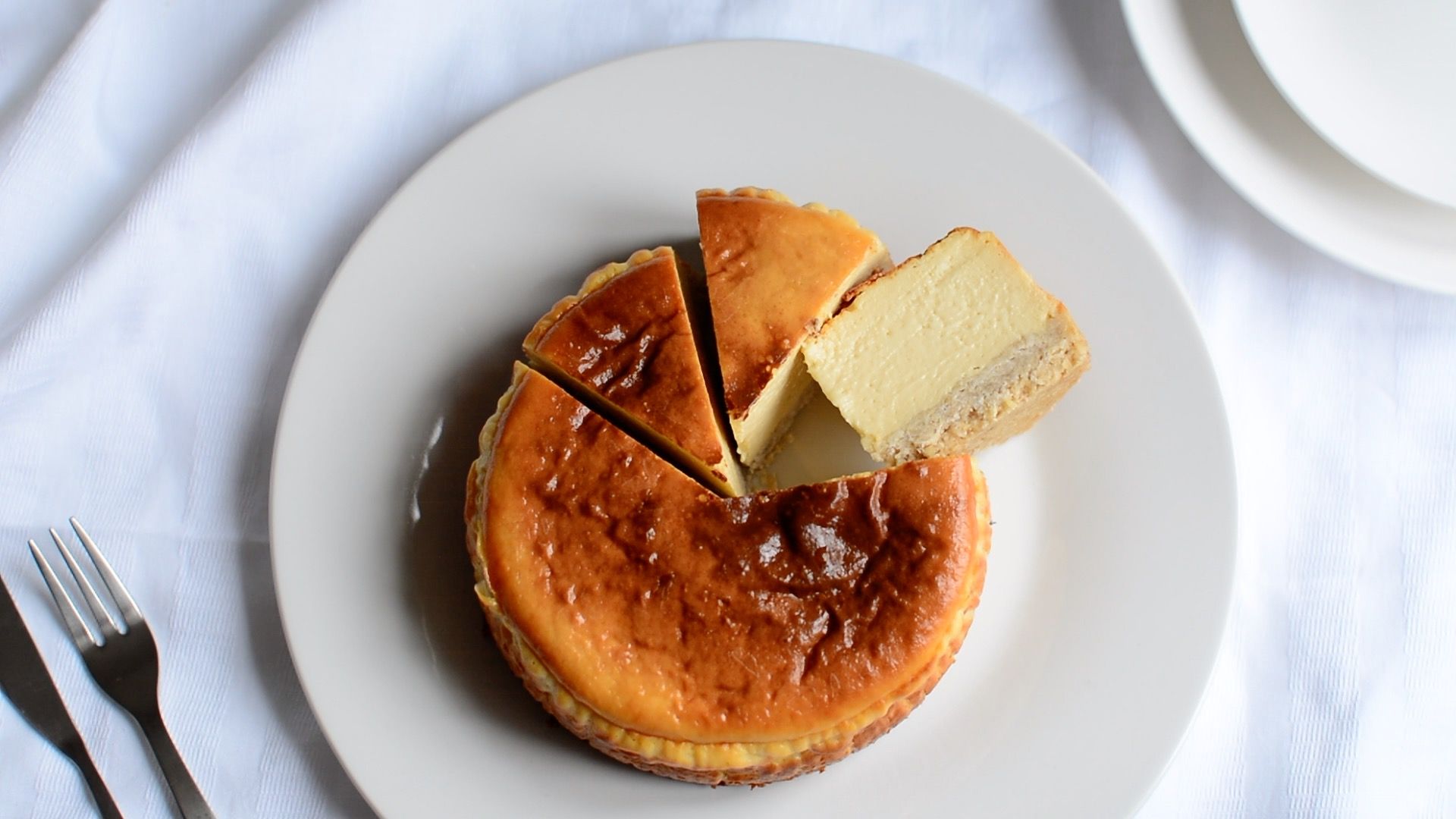 Sieht aus und schmeckt wie Käsekuchen. Sie werden nicht erraten, woraus er gemacht ist
