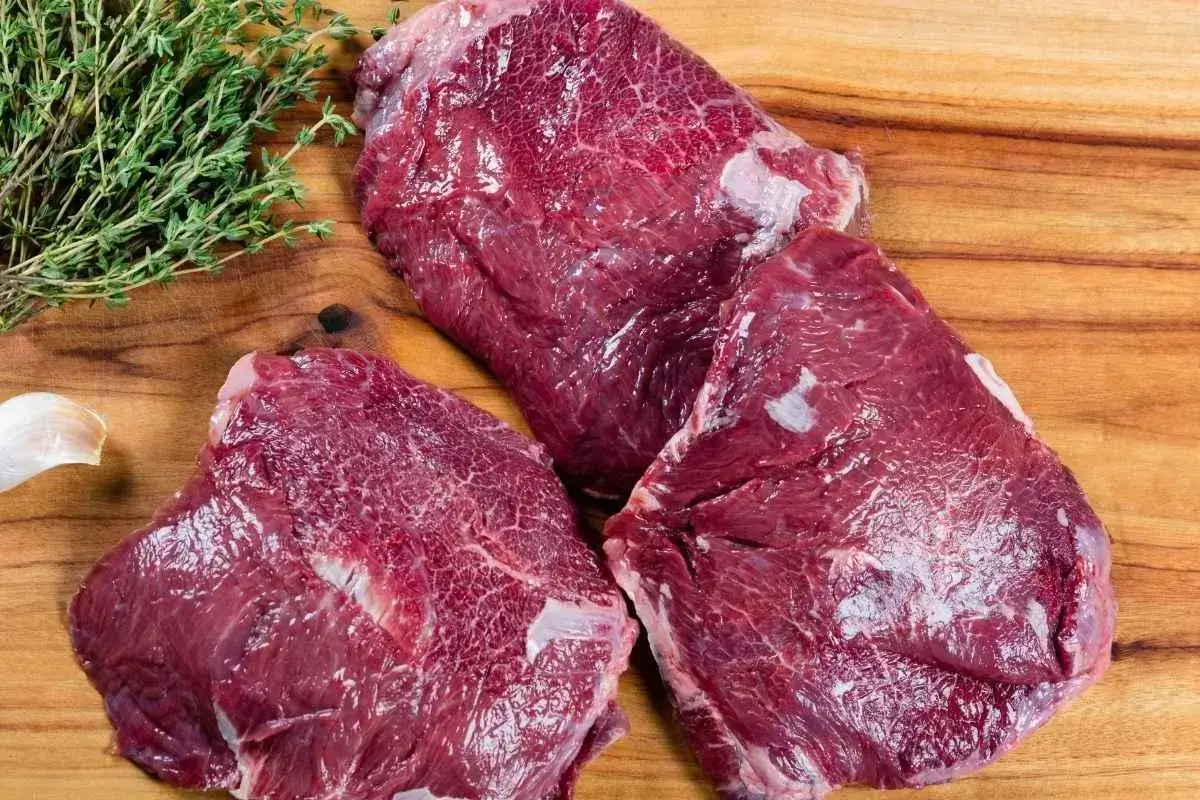 Dieses Fleisch ist in Deutschland nicht sehr beliebt. Es wird Menschen empfohlen, die an Anämie und Gelenkproblemen leiden.