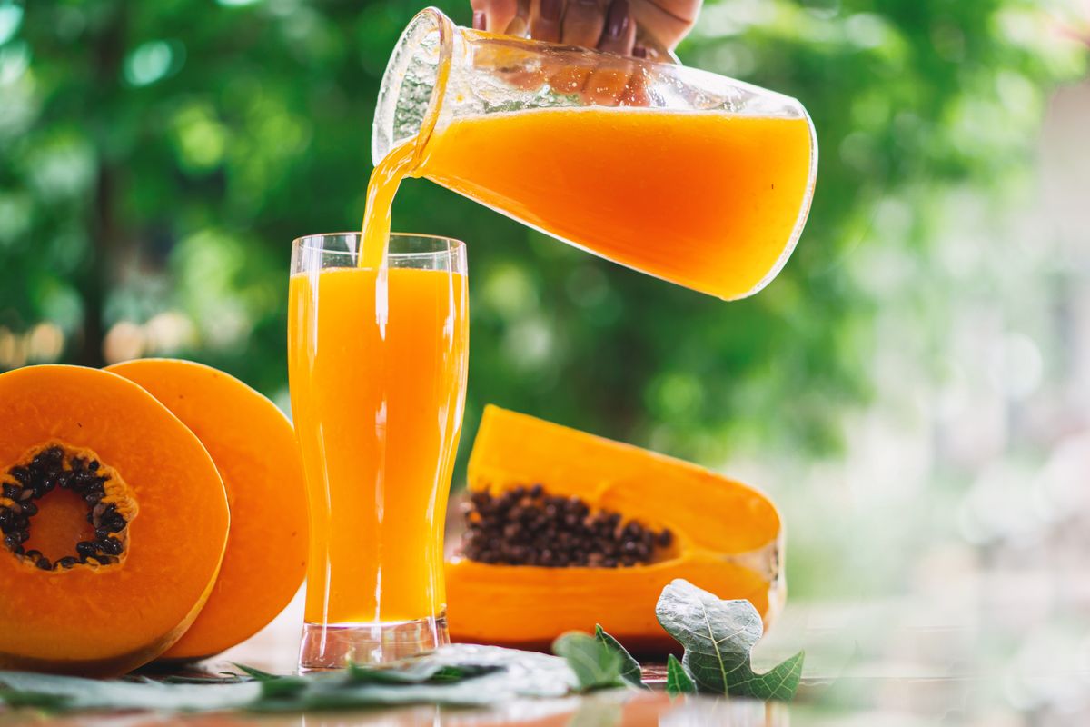 Papaya mit Ingwer und Minzblättern mischen: Warum ist das empfehlenswert und wozu dient es?
