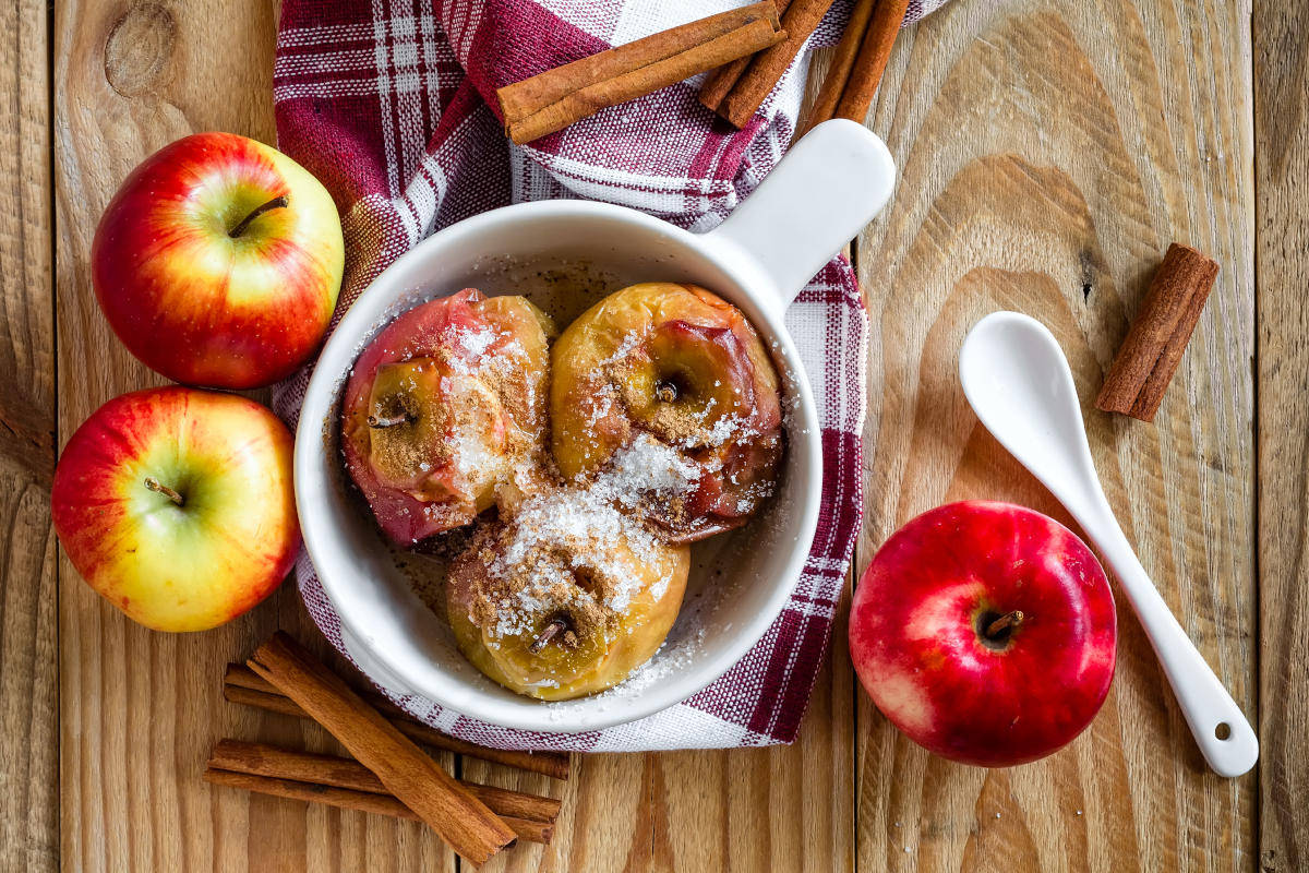 Im Ofen gebackene Äpfel: ein einfaches Rezept, von dem man nicht genug bekommen kann!