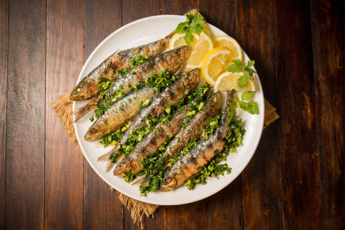 Sardinen aus dem Ofen: Ein einfaches Rezept für die Zubereitung dieses gesunden Fisches ohne Rauch und Geruch
