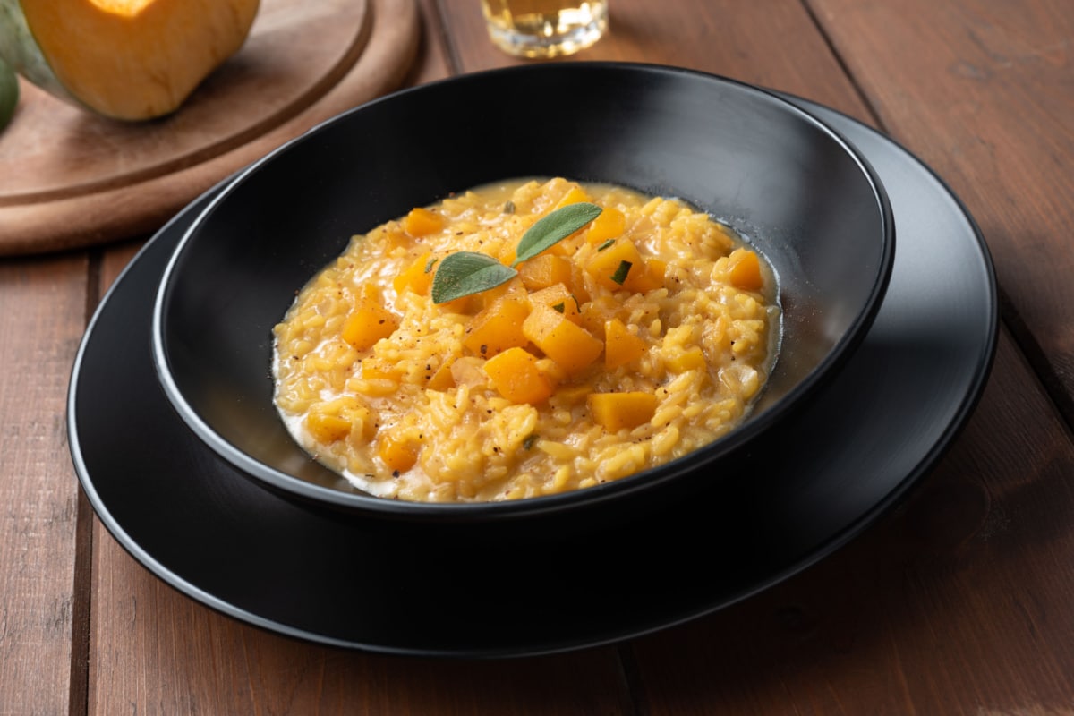 Sie haben noch nie ein so cremiges Risotto mit Kürbis probiert, und es ist sehr schnell zubereitet!