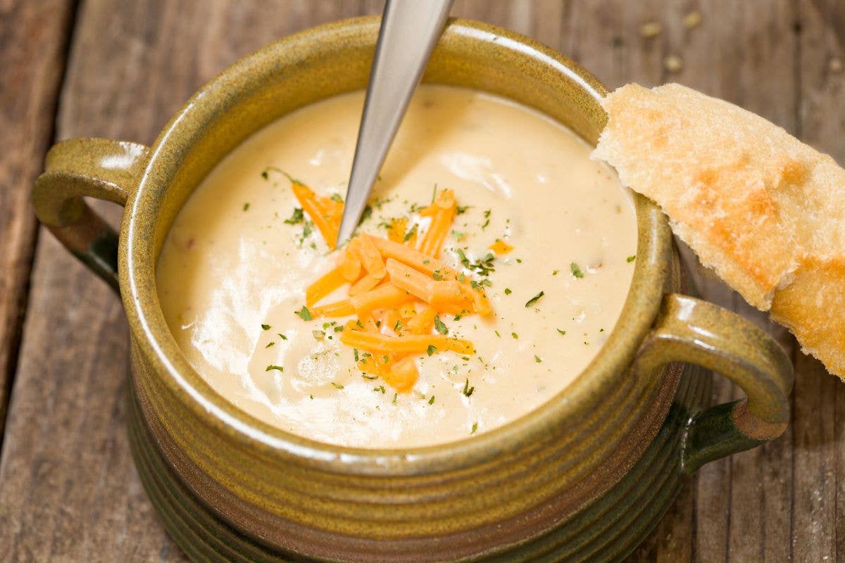 Diese Suppe ist ein echtes Geschenk für Käseliebhaber. Ideal für kalte Abende