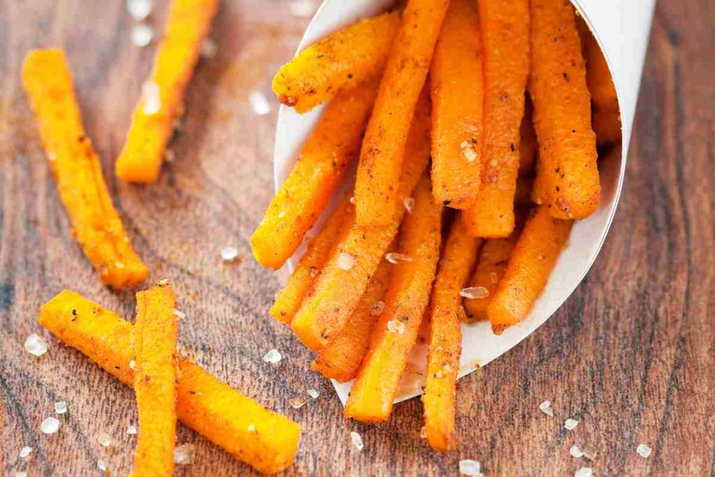 Sehen Sie das? Das sind keine Pommes frites, ich habe alles aus Kürbis zubereitet: das sind einfach köstliche Sticks!