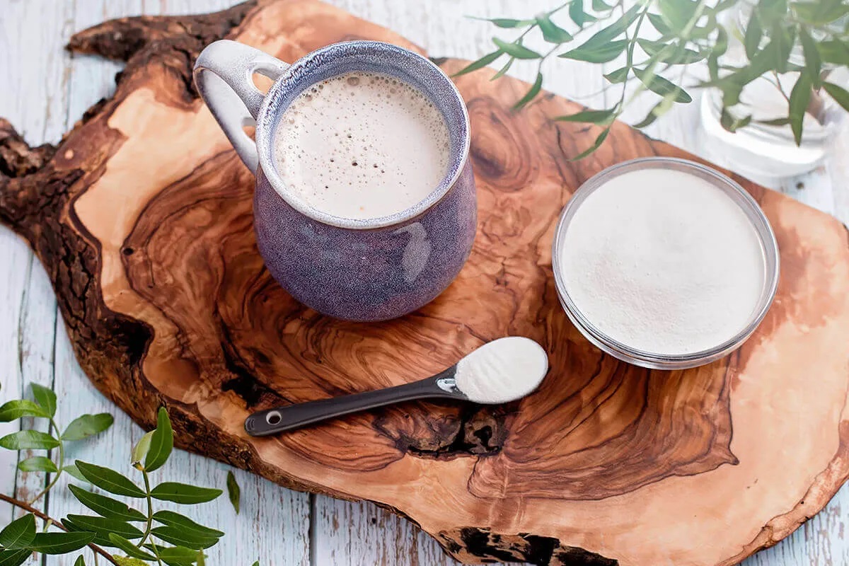 Geben Sie einen Teelöffel in Ihren Morgenkaffee. Ihr Haar und Ihre Haut werden wie in der Werbung aussehen