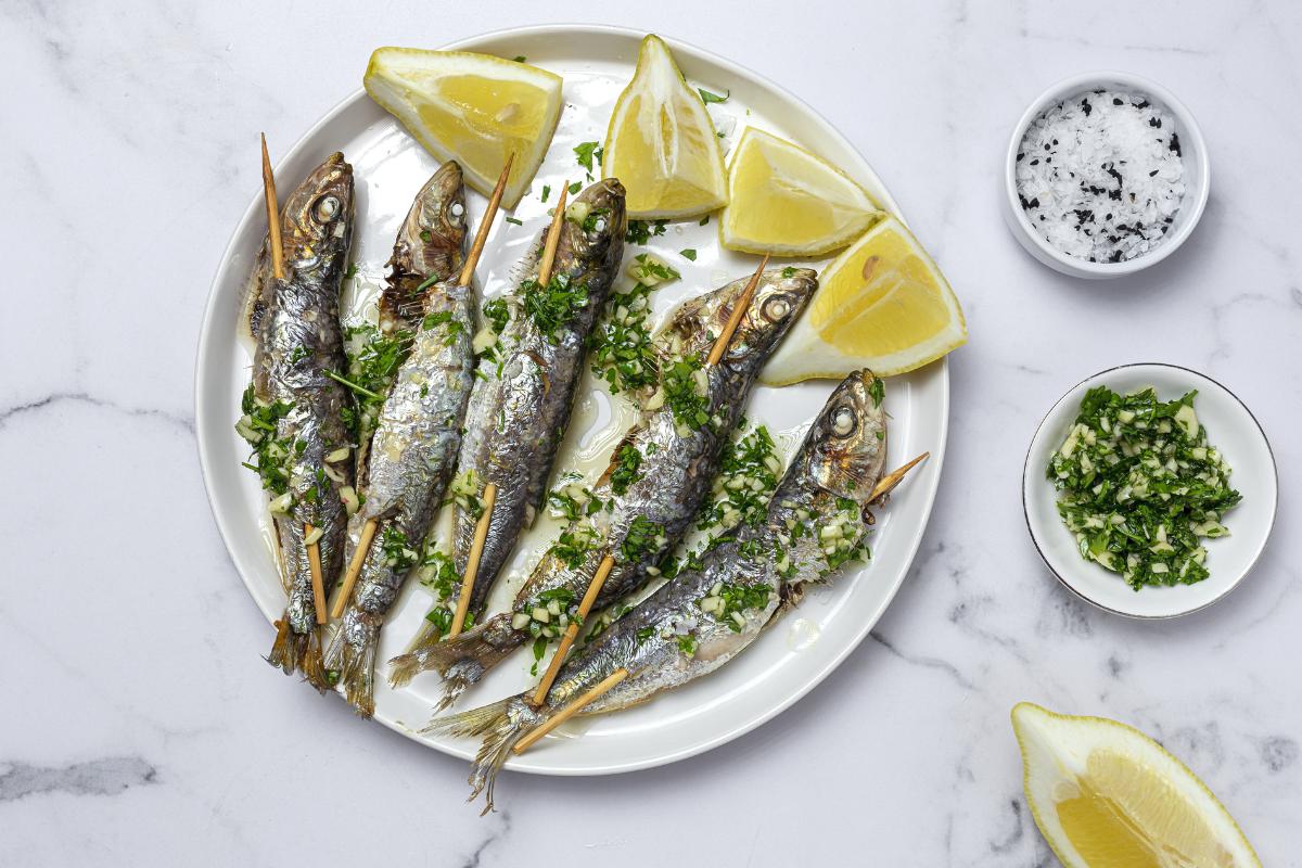 Sardinen aus dem Ofen: Ein einfaches Rezept für die Zubereitung dieses gesunden Fisches ohne Rauch und Geruch