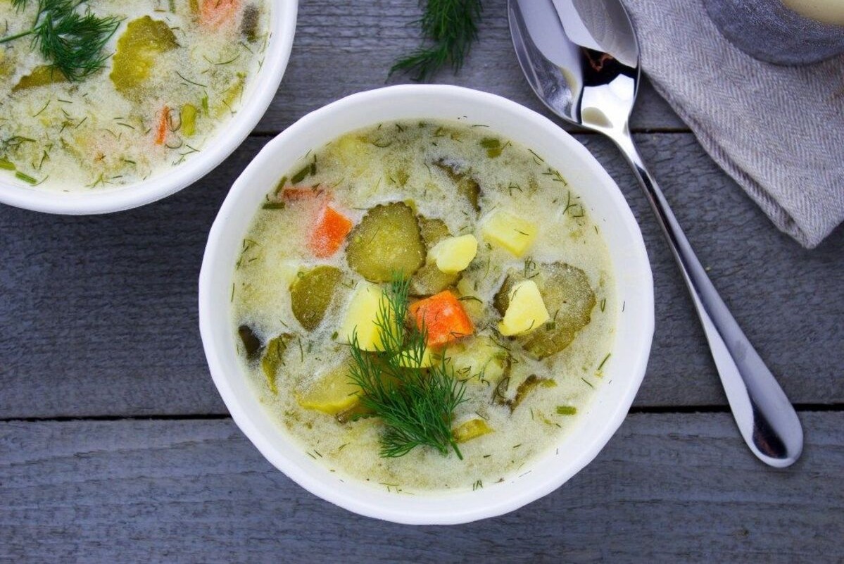 Eine Suppe, die wärmt, den Magen beruhigt und an die Kindheit erinnert. Und das alles dank einer einzigen Zutat