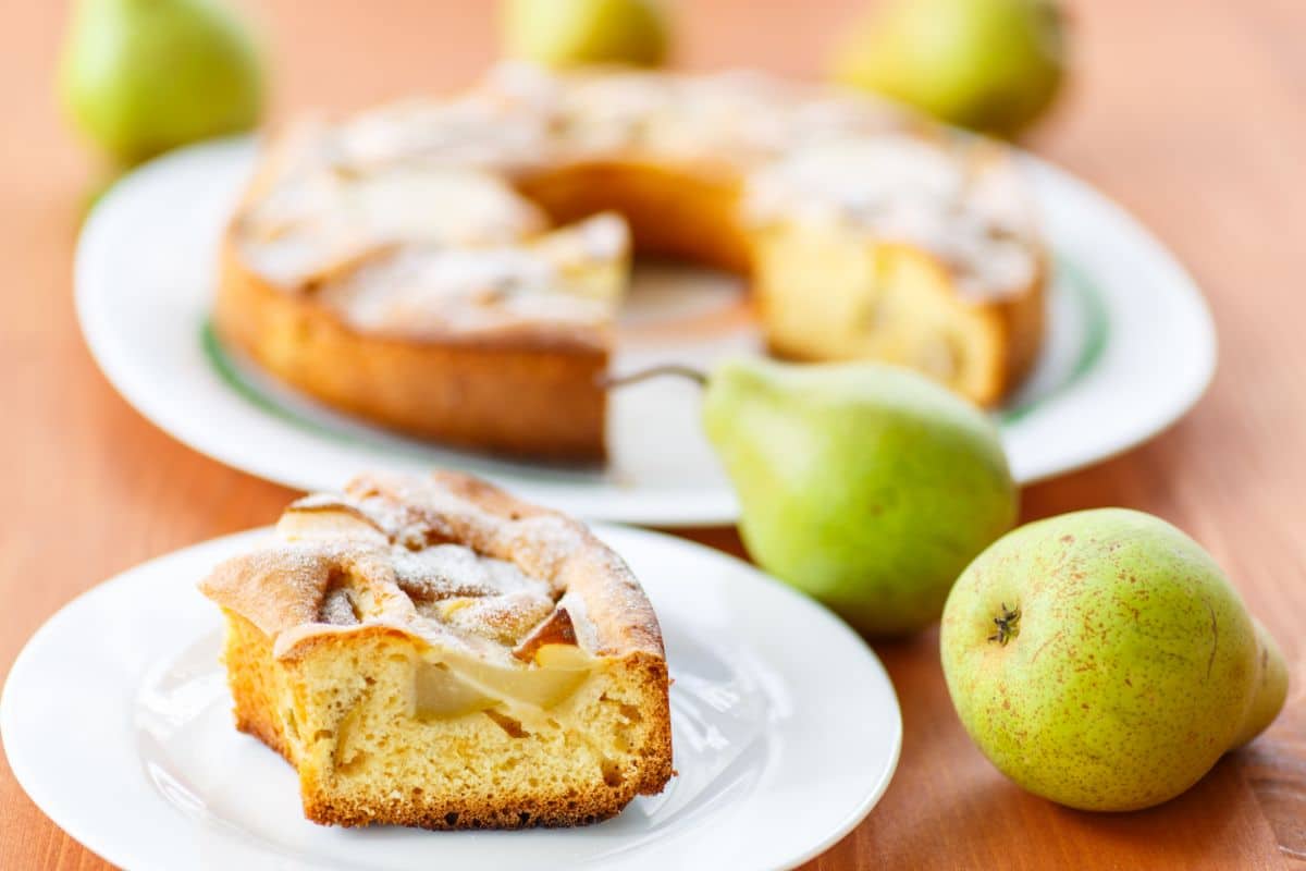 Ein Birnenkuchen ist im Handumdrehen zubereitet. Backen Sie das Dessert nach dem Rezept der findigen Marta