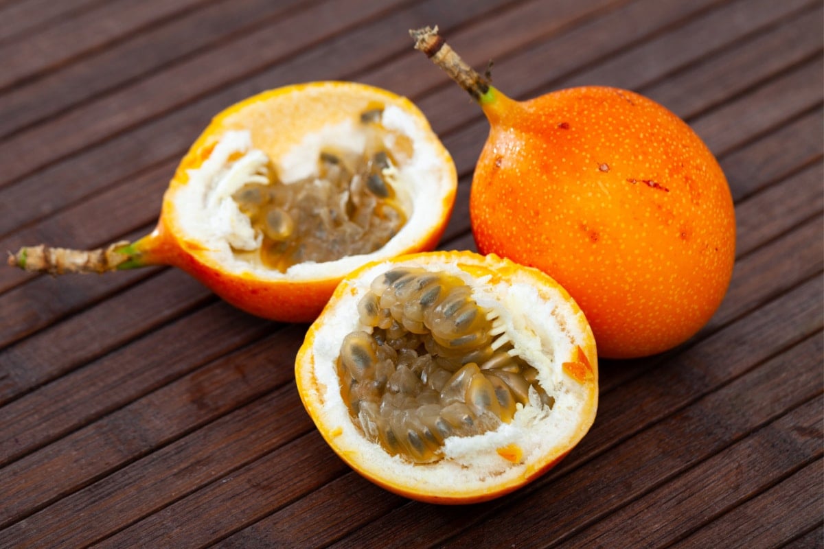 Sie schmeckt wie eine Mischung aus Ananas, Stachelbeere und Pfirsich. Kaufen Sie diese Frucht auf Vorrat, denn sie ist gut für das Herz, hilft beim Abnehmen und baut Stress ab.