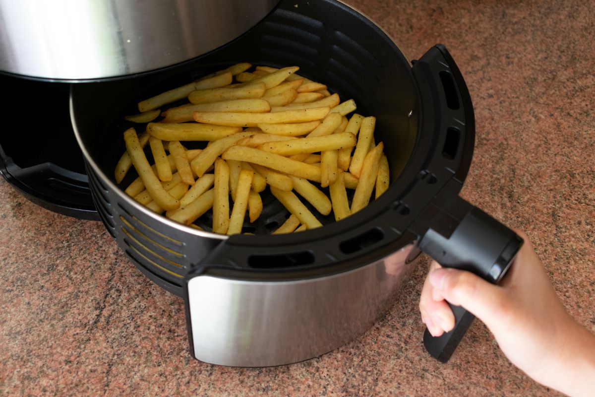 Perfekte Pommes frites sind einfacher als Sie denken: Verwenden Sie den Airfryer