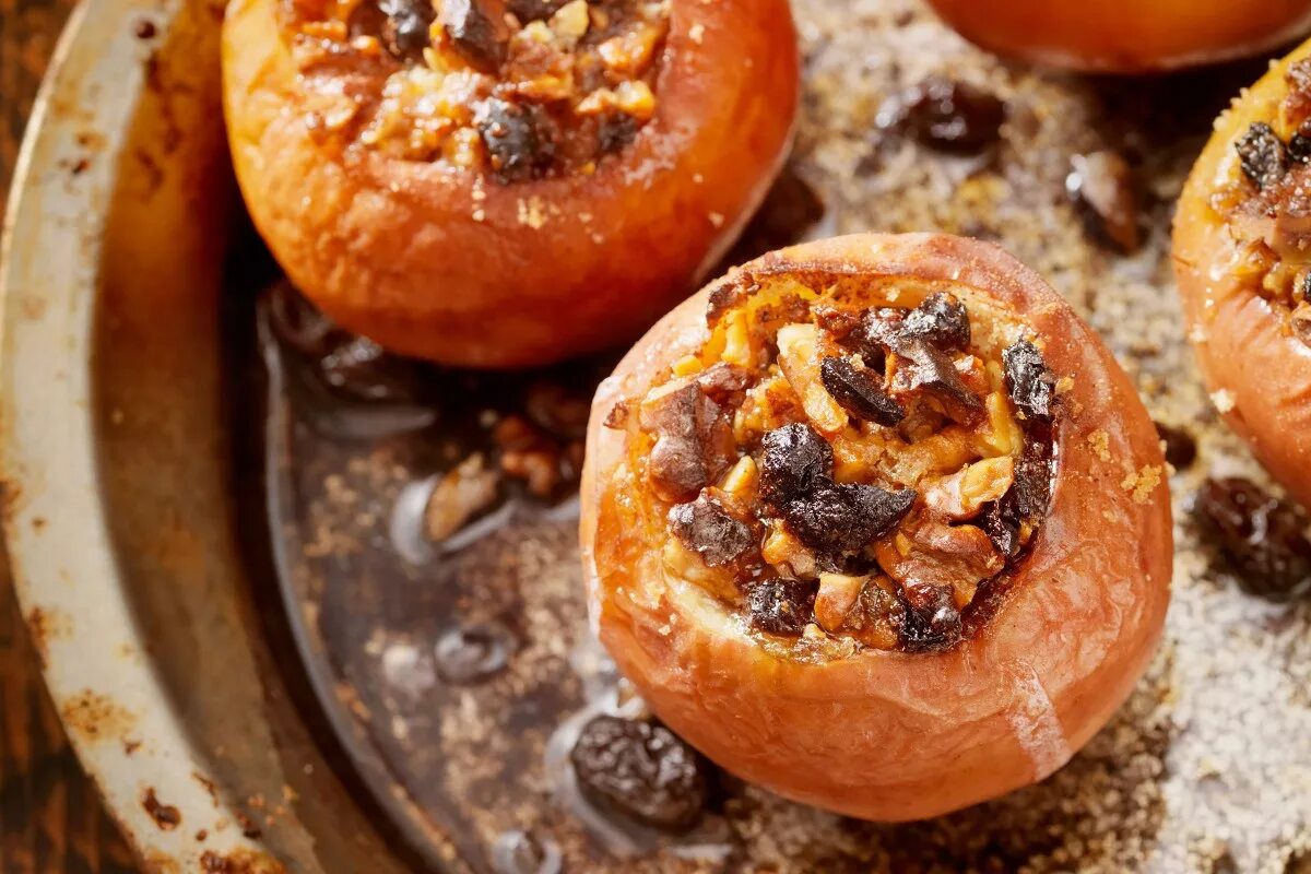 Im Ofen gebackene Äpfel: ein einfaches Rezept, von dem man nicht genug bekommen kann!