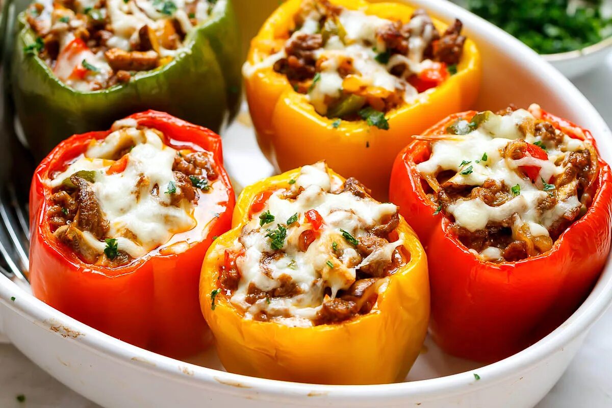 Mexikanische vegetarische gefüllte Paprika