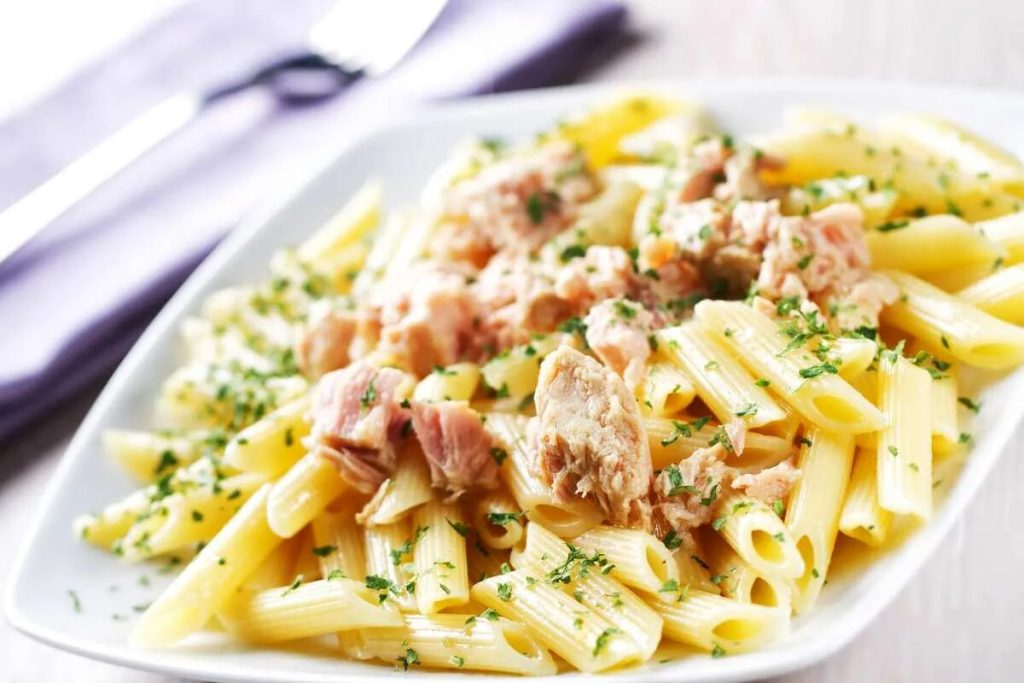 Cremige Pasta mit Thunfisch und Käse