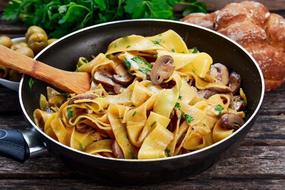 Pappardelle mit Steinpilzen (cremig)