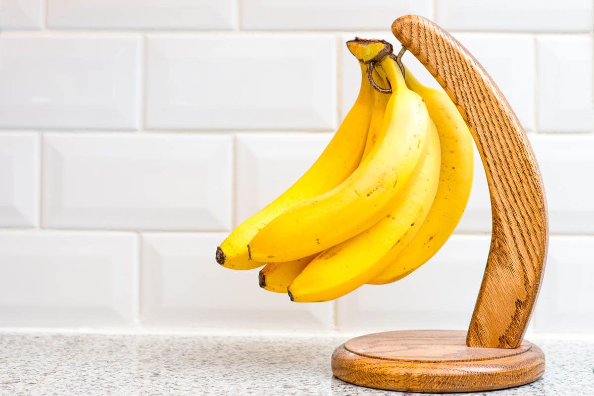 Wie man Bananen lagert, damit sie nicht schwarz werden. Die Früchte bleiben viele Tage lang frisch