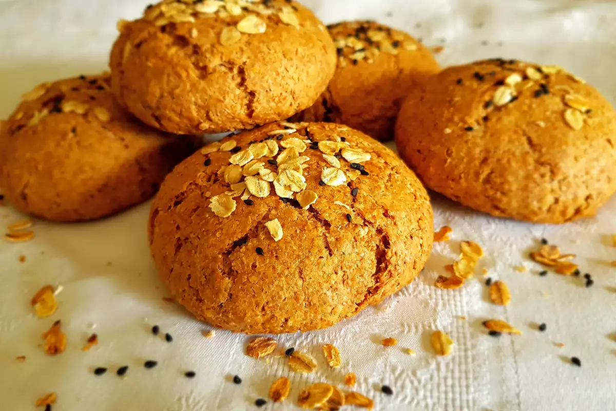 Sie werden nicht glauben, wie einfach es ist, knusprige Brötchen ohne Mehl zuzubereiten – das perfekte Frühstück in 30 Minuten