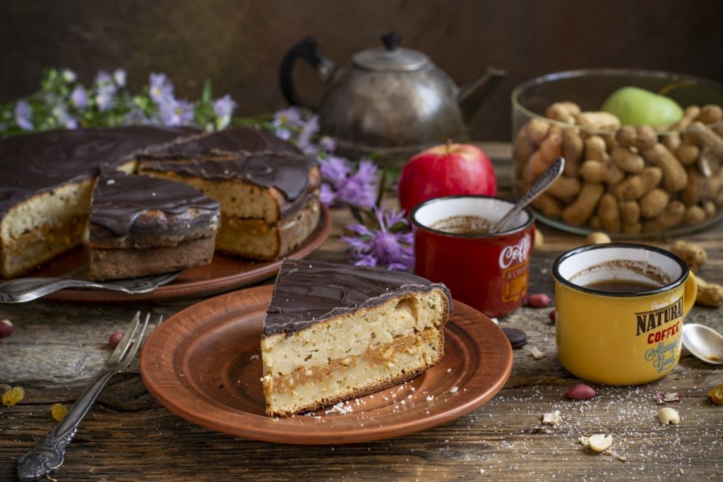 In Deutschland war dieser Kuchen der Hit aller privaten Partys. Zweifellos hat er seinen Namen verdient