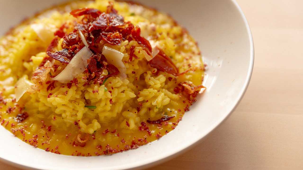 Risotto mit Speck und Safran, Rezept für ein cremiges Gericht