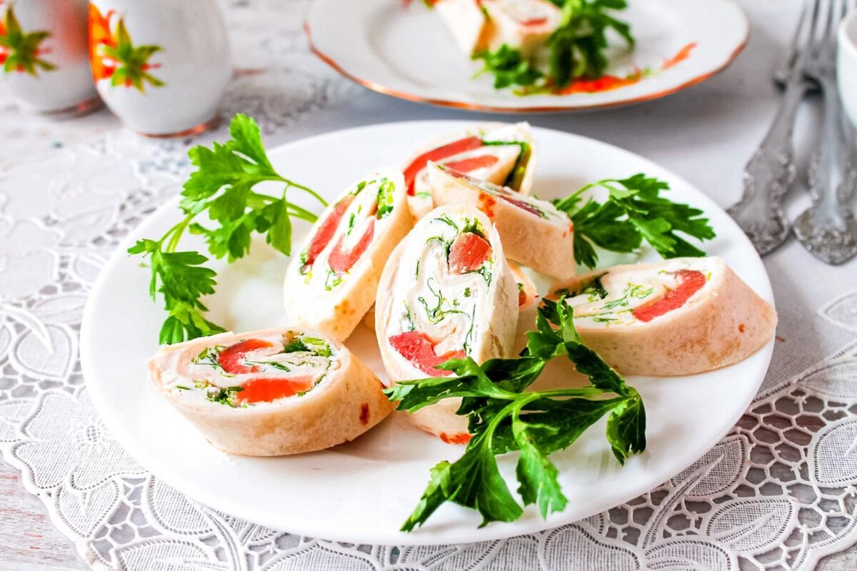 Tortilla-Röllchen mit Lachs und Frischkäse