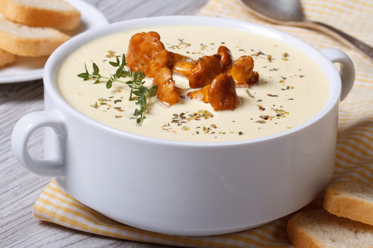 Unglaublich cremig und raffiniert. Die Pfifferlingsuppe ist ein echter Hit.