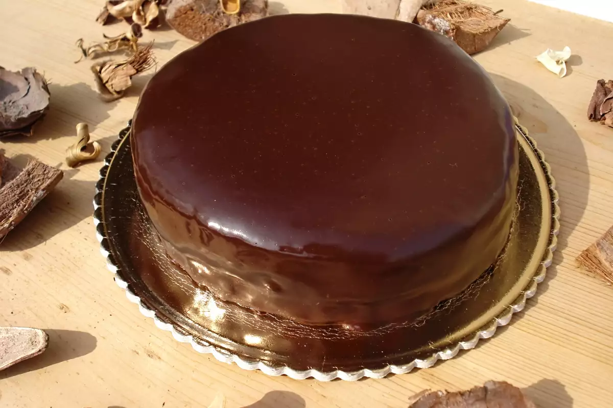 SCHOKOLADENKUCHEN MIT AMARETTI